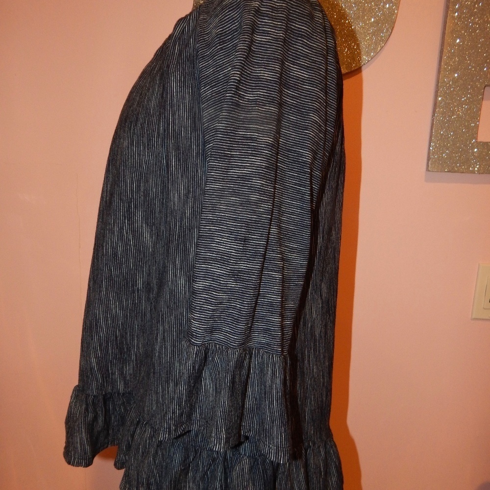 Sanctuary Navy Pin Striped Blouse Size XL - Picture 3 of 4